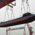 چین کشتی برقی ساخت داخل را به آب انداخت